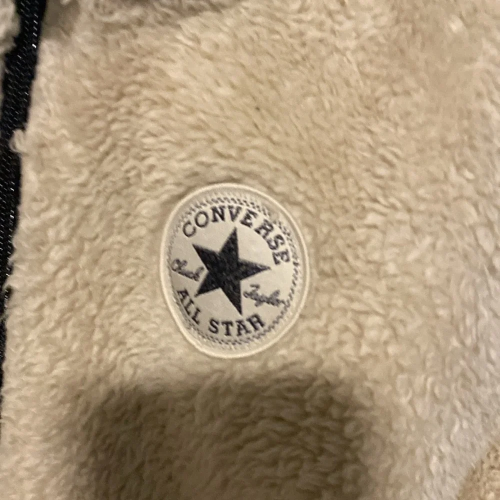 Converse cream black trimmed full zip up fuzzy sherpa cozy jacket coat